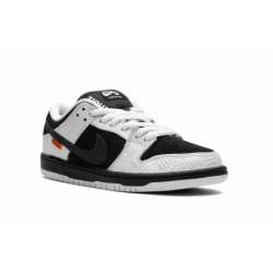 Dunk Low SB TIGHTBOOTH