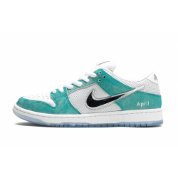 SB Dunk Low Pro QS April...