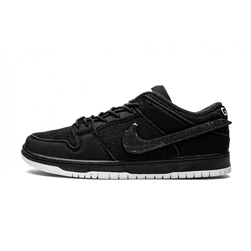 Dunk Low SB Gnarhunters