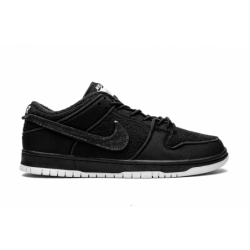 Dunk Low SB Gnarhunters