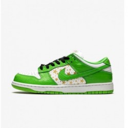 SB DUNK LOW SUPREME STARS...