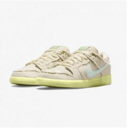 SB DUNK LOW MOMIE