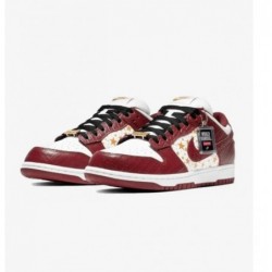 SB DUNK LOW SUPREME STARS MARRON BARKROOT (2021)